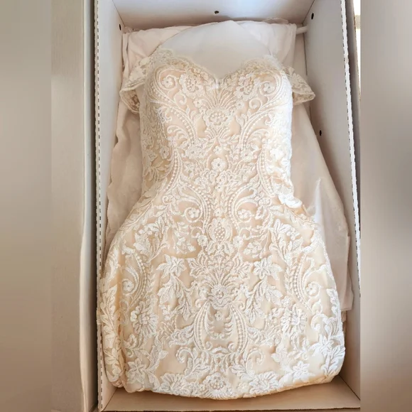 Allure Bridals 9123. Elegant Cream Lace Wedding Dress. Sz 12 - Picture 1 of 7